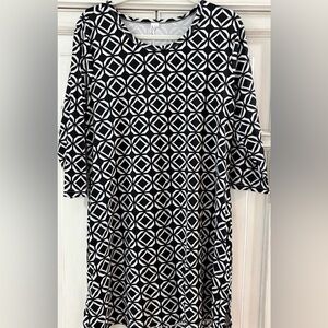 PRELOVED SZ L Lulu-B Geometric Black and White tunic top/mini dress